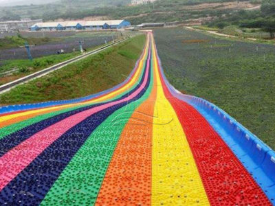 Bumping Rainbow Dry Snow Slope Slide